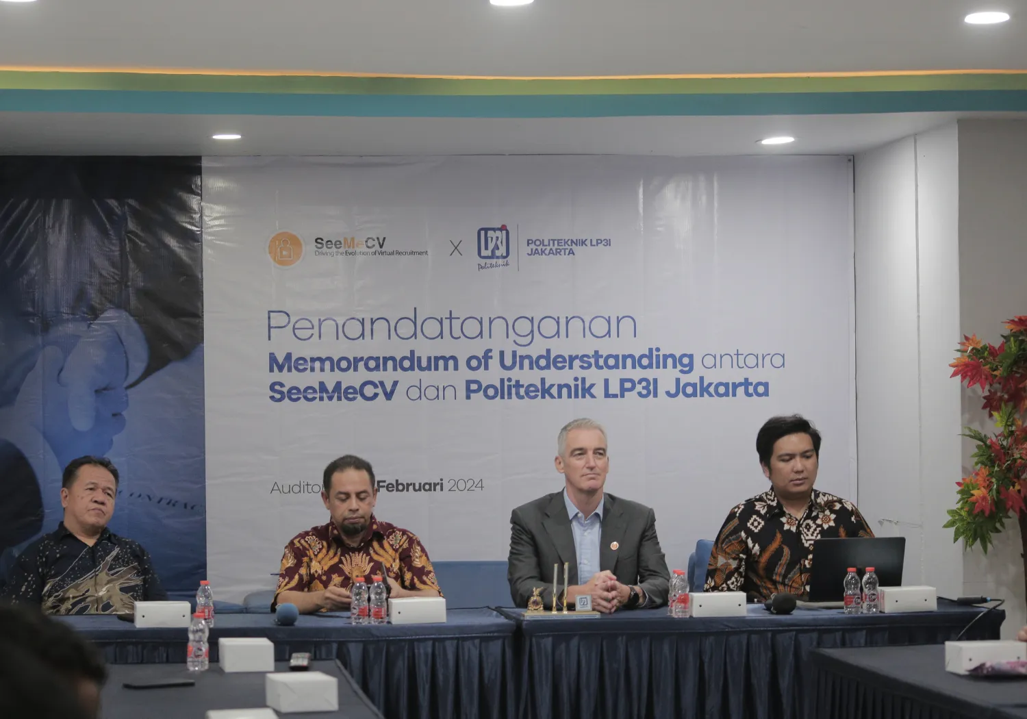 SeeMeCV MOU signing with Politeknik LP3I Indonesia