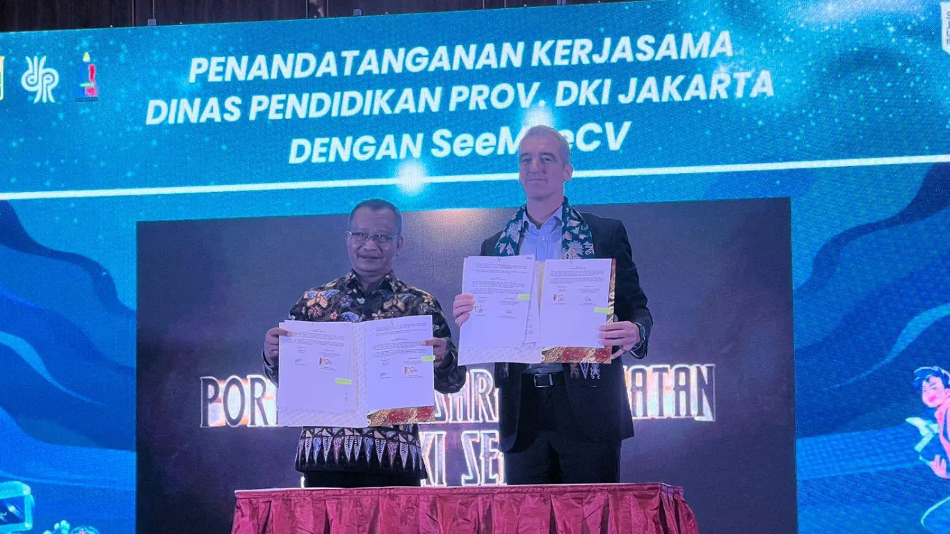 SMK MOU signing with SeeMeCV at Pameran Produk Inovasi SMK 2024, Jakarta